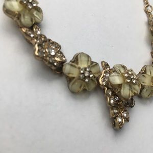 Yellow/white flower necklace